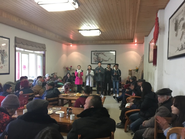 志愿者表演